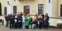 Гимназисты-десятиклассники в рамках ШАГа посетили галерею Героя Беларуси