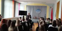 Педагог социальный Светлана Валерьевна Бейкун провела профилактическую встречу с учащимися 9,11 классов гимназии