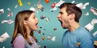 Вся молодёжь открыто и совершенно не смущаясь окружающих, матерятся.