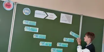 Пионер-значит первый", - знали всегда. "Помогать-дело правое!" - узнали сегодня.