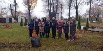 Что мне снег? Что мне зной? Что мне дождик проливной, Когда коллеги все со мной!