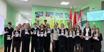 ФОТОФАКТ: торжественная линейка, посвященная началу второй четверти, состоялась в гимназии