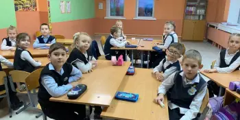 В ФОТООБЪЕКТИВЕ тематическое занятие по программе "Я. Моя семья. Моя Родина" во 2 классах по теме "Человеческое достоинство"