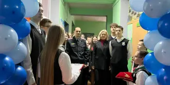 ФОТОФАКТ: Лошницкой гимназии 26: тетрадекалогия "Ими гордится Беларусь"