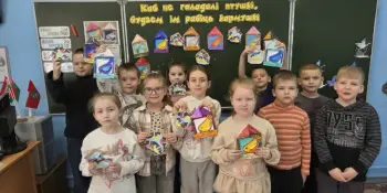 "Каб не галадалі птушкі - будзем ім рабіць кармушкі"