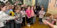В ФОТООБЪЕКТИВЕ | квест-поздравление от учащихся начальных классов "100 улыбок наших мам".