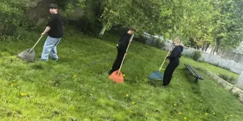 В рамках шестого школьного дня для учащихся 6 классов прошло воспитательное мероприятие "Полезный труд для гимназии"