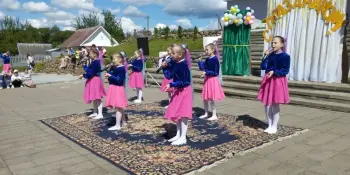 Праздник детства в Лошнице: юные голоса "Капель" дарят радость!
